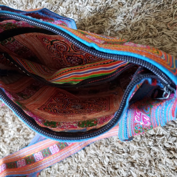 Ethnic embroidered cross body zipper bag purse - Picture 3 of 3